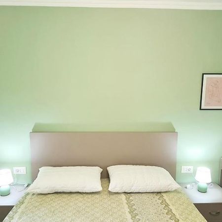 2V1 - Blloku Zy Apartment ติรานา ภายนอก รูปภาพ