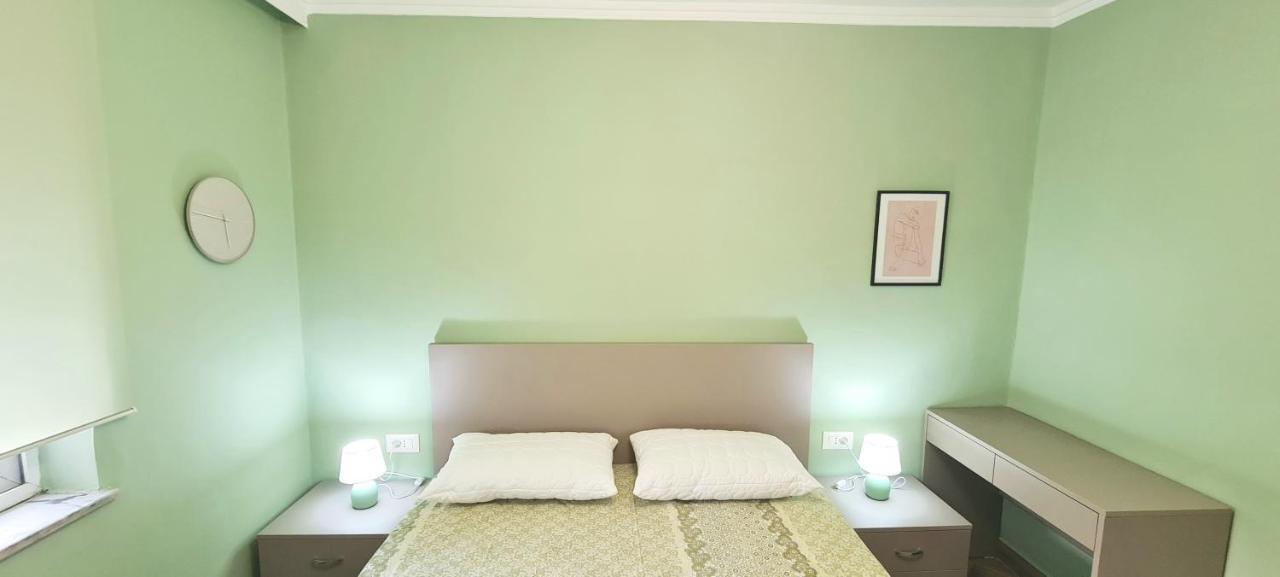 2V1 - Blloku Zy Apartment ติรานา ภายนอก รูปภาพ