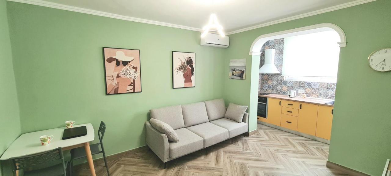 2V1 - Blloku Zy Apartment ติรานา ภายนอก รูปภาพ