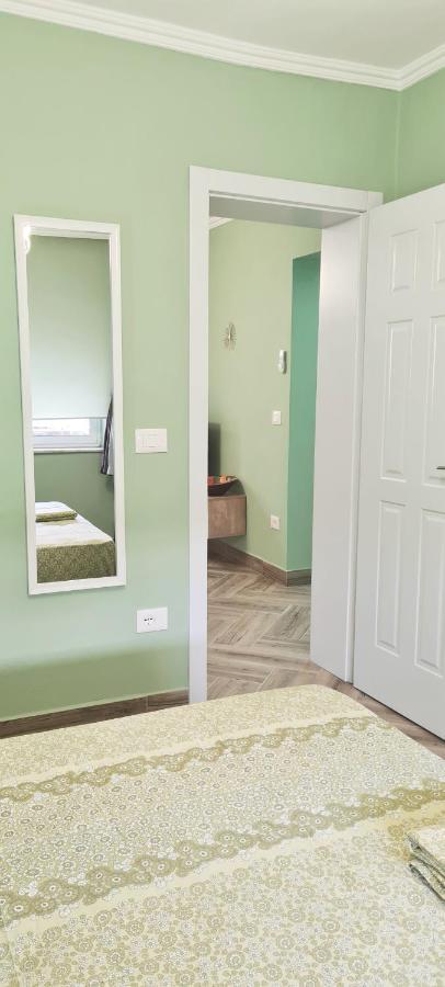 2V1 - Blloku Zy Apartment ติรานา ภายนอก รูปภาพ