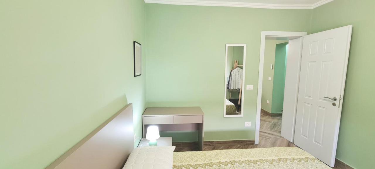 2V1 - Blloku Zy Apartment ติรานา ภายนอก รูปภาพ