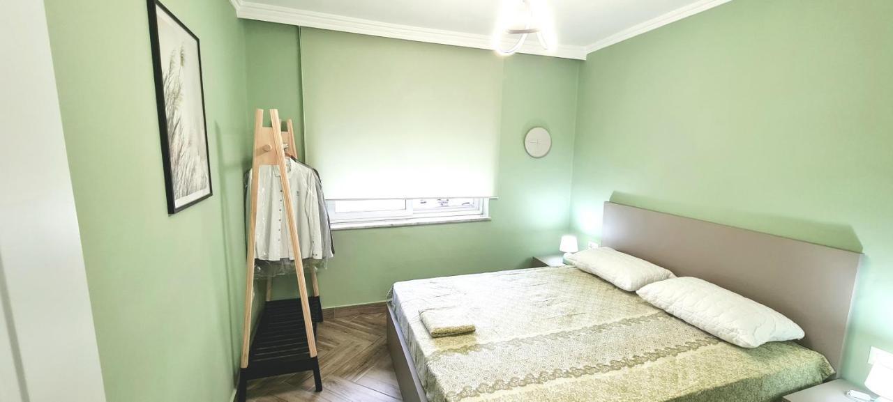 2V1 - Blloku Zy Apartment ติรานา ภายนอก รูปภาพ