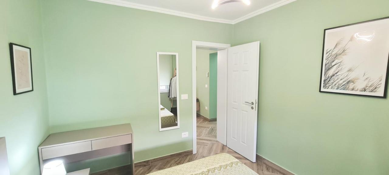 2V1 - Blloku Zy Apartment ติรานา ภายนอก รูปภาพ